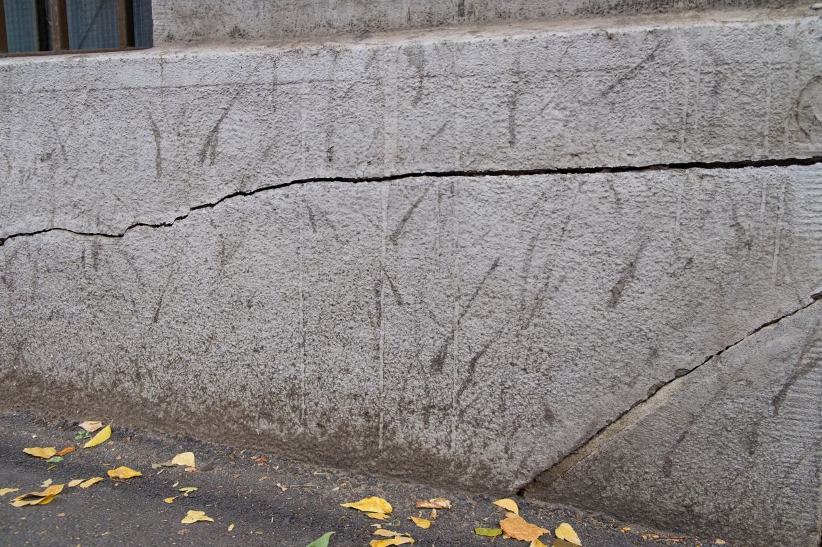 Foundation Wall Crack Repair